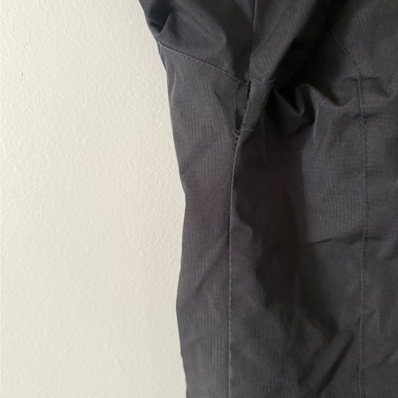 The North Face Women’s Jacket – Size Small, Detachable Hood & Zip Pockets - Picture 5 of 6